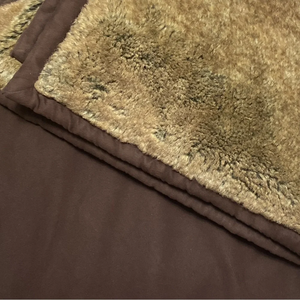 Pottery Barn faux fur‎ brown throw blanket